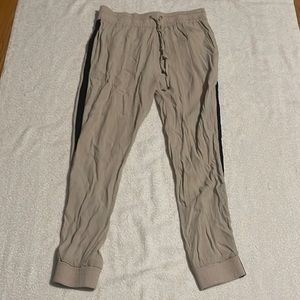 Willow & clay pants size XS pre-owned